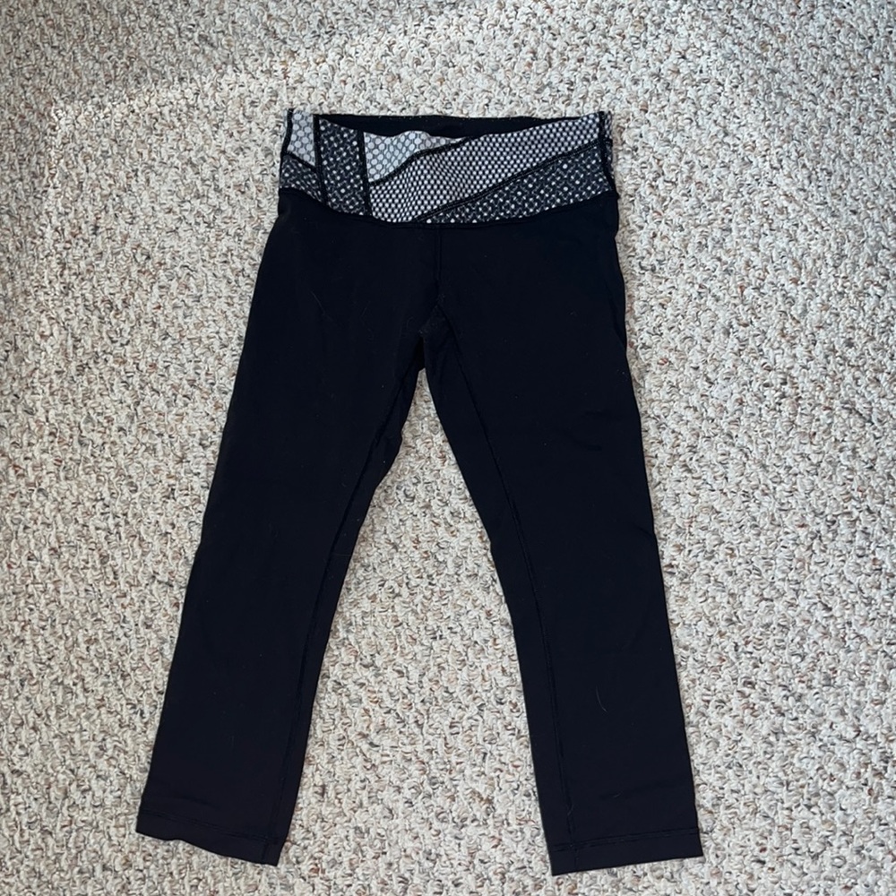 Lululemon wonder under crops